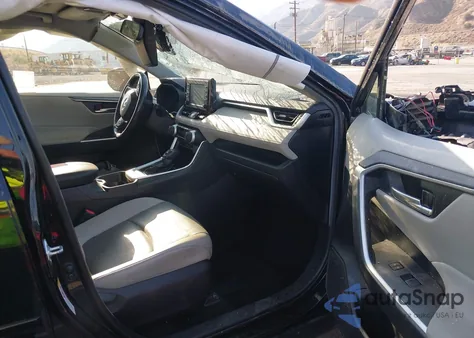 2019 Toyota Rav4 Xle Premium z USA, uszkodzony, nr VIN JTMC1RFV2KJ003576